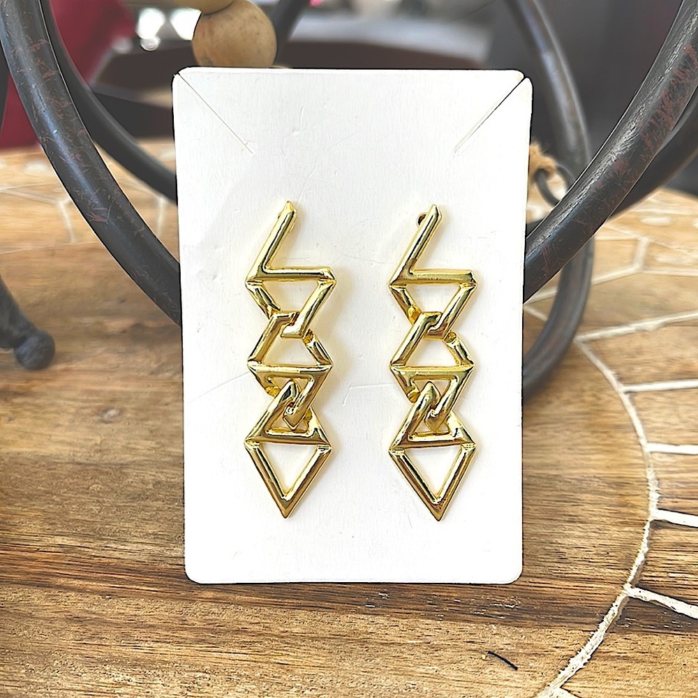 Gold geometric earrings